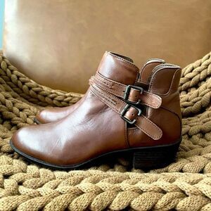 Diba Chestnut Leather Ankle Booties